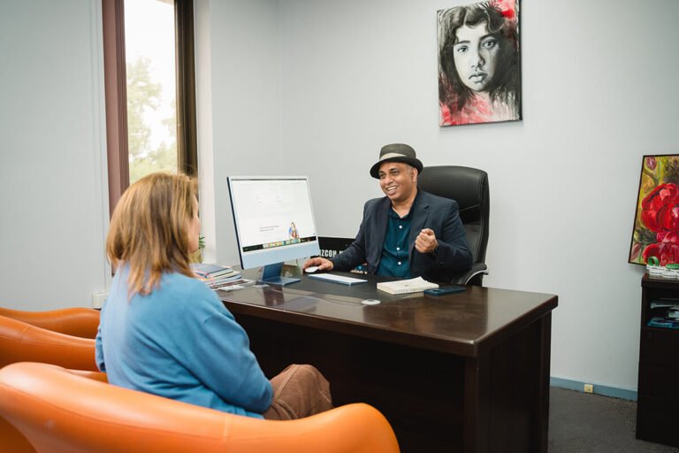 Imran Abul Kashem - Explaining to his client about Business Hub